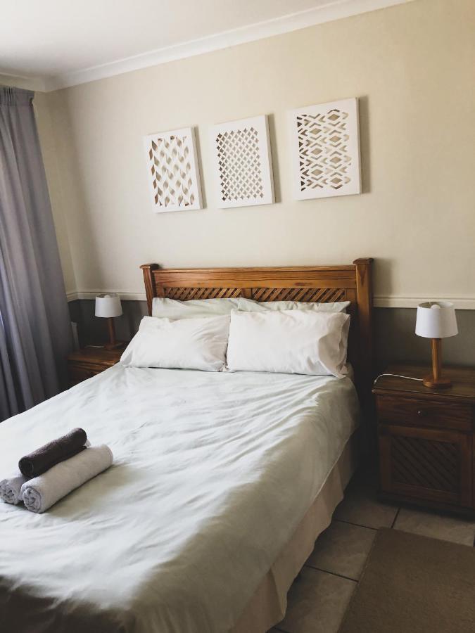 The Bohemian Guesthouse เคปทาวน์ ภายนอก รูปภาพ