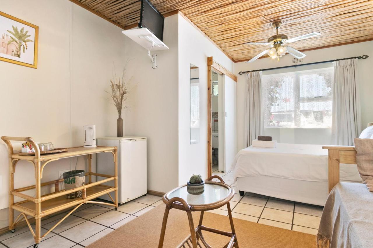 The Bohemian Guesthouse เคปทาวน์ ภายนอก รูปภาพ