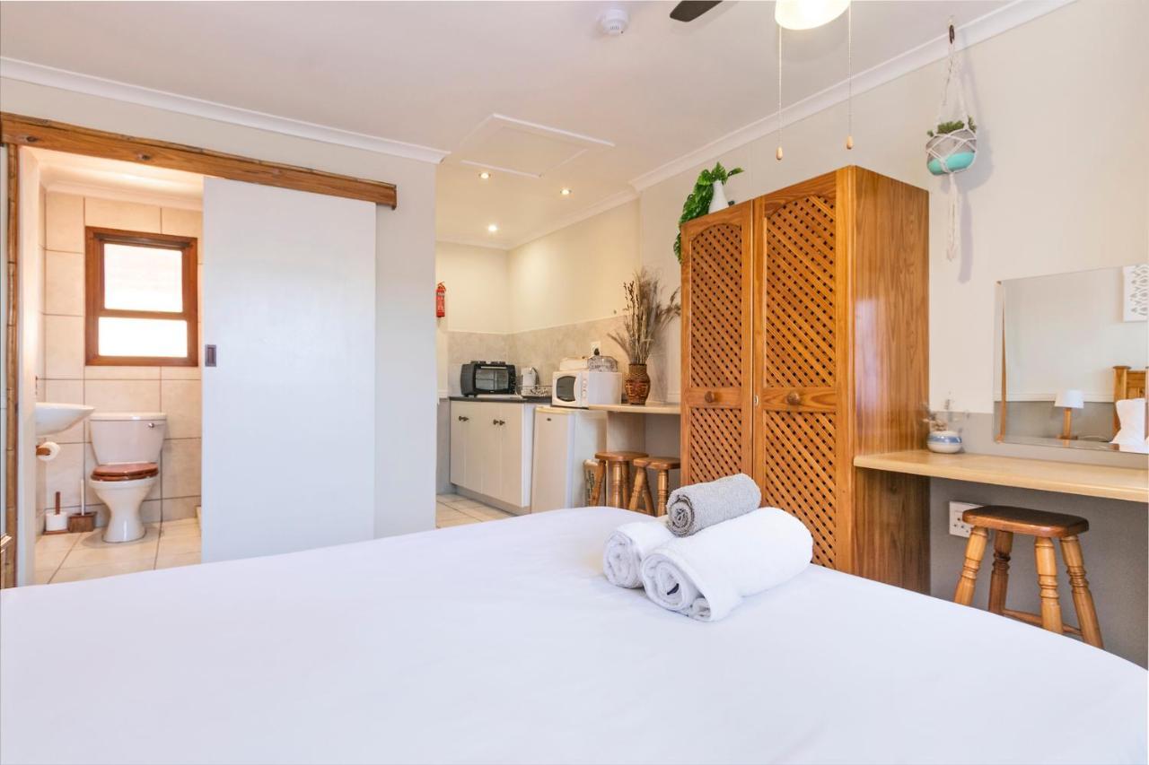 The Bohemian Guesthouse เคปทาวน์ ภายนอก รูปภาพ