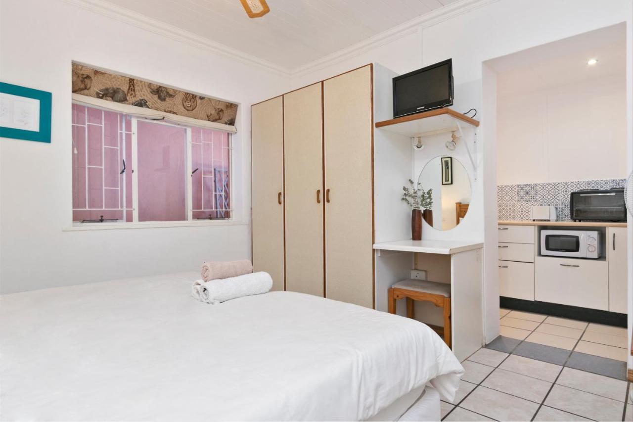 The Bohemian Guesthouse เคปทาวน์ ภายนอก รูปภาพ