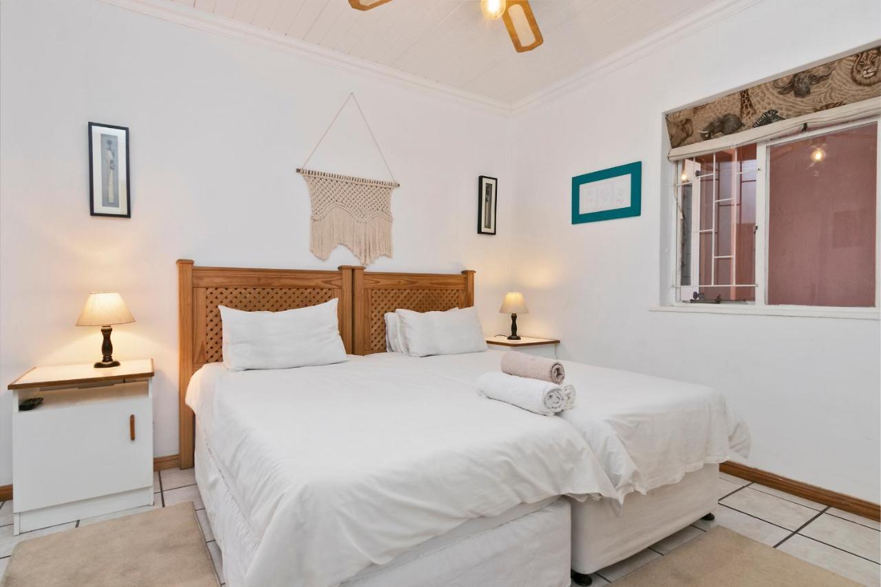 The Bohemian Guesthouse เคปทาวน์ ภายนอก รูปภาพ