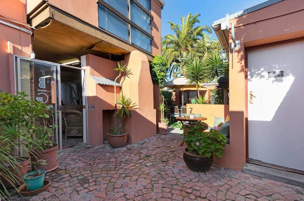 The Bohemian Guesthouse เคปทาวน์ ภายนอก รูปภาพ