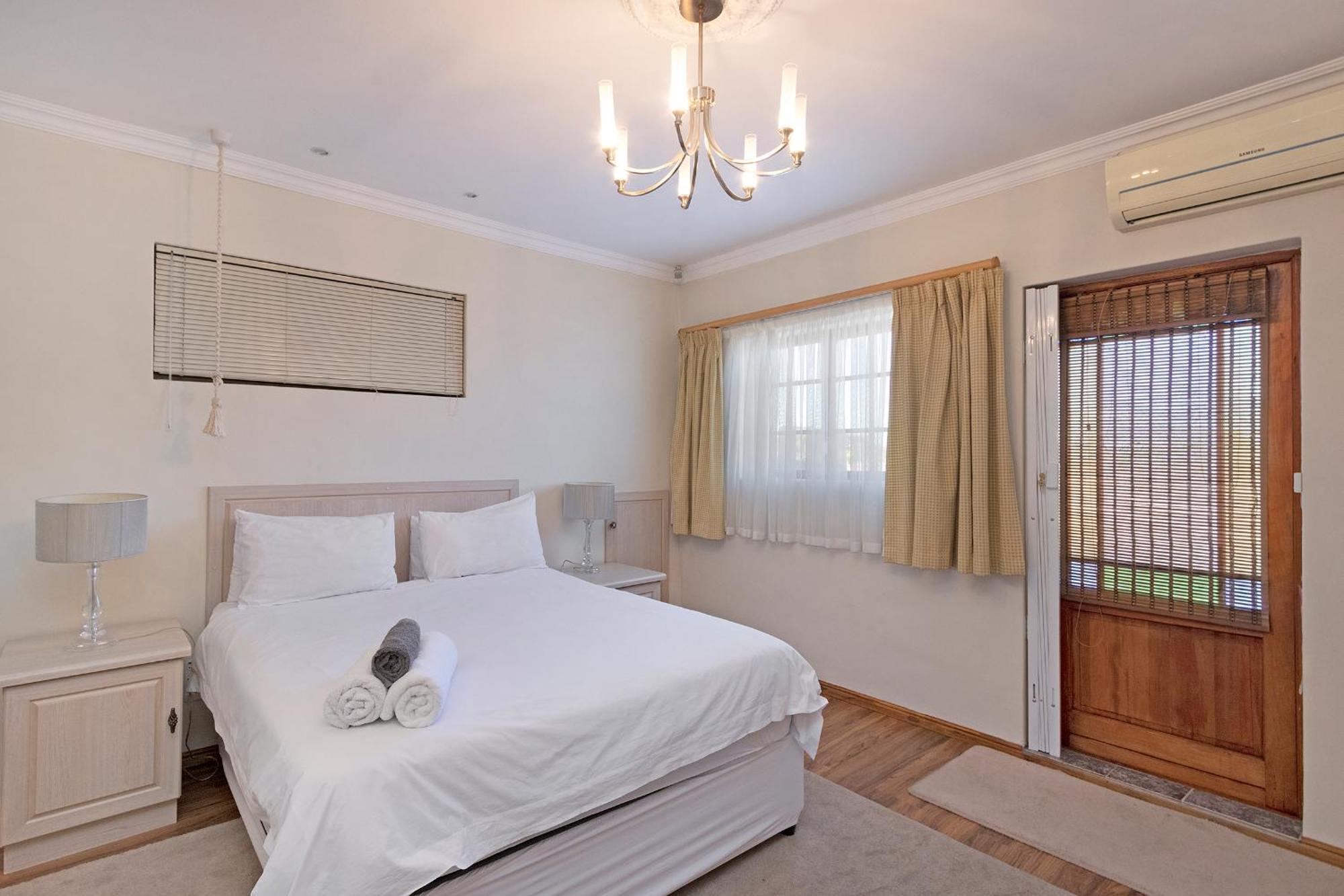 The Bohemian Guesthouse เคปทาวน์ ภายนอก รูปภาพ